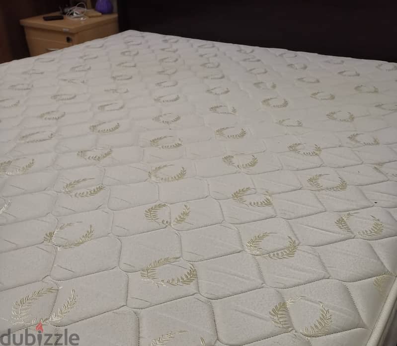 Medicated spring mattress for urgent sale RO 25 1