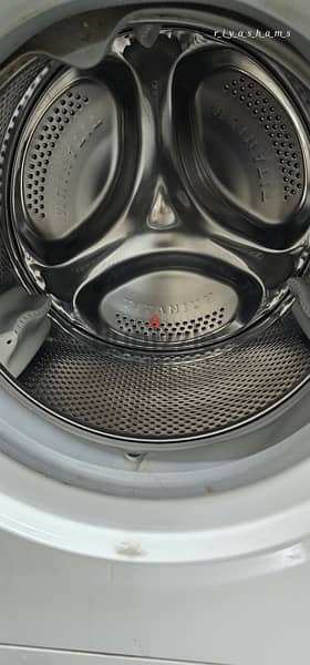 10 Kg Ariston Front Load Washing Machine 1