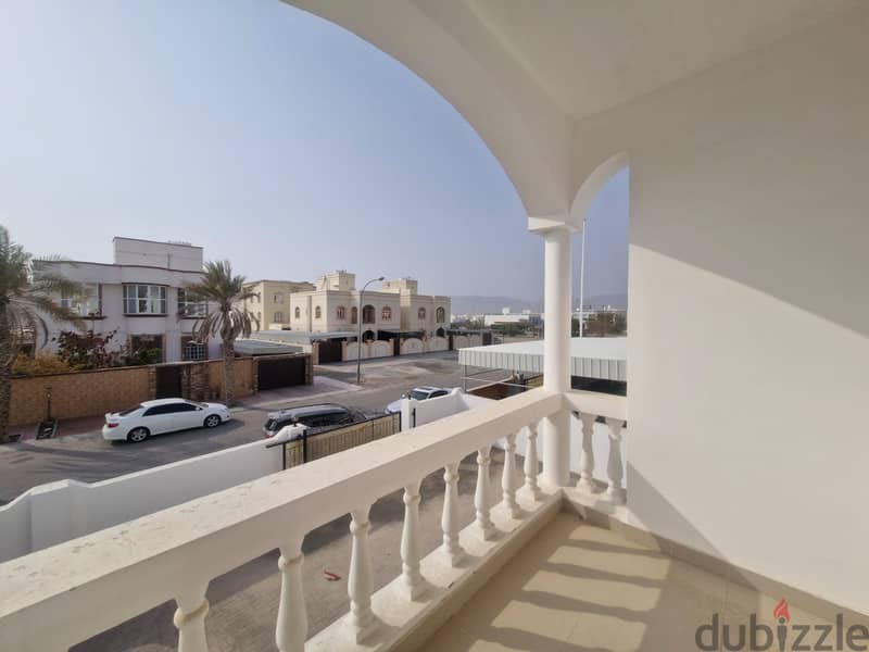 5 BR Lovely Villa in Amerat 14