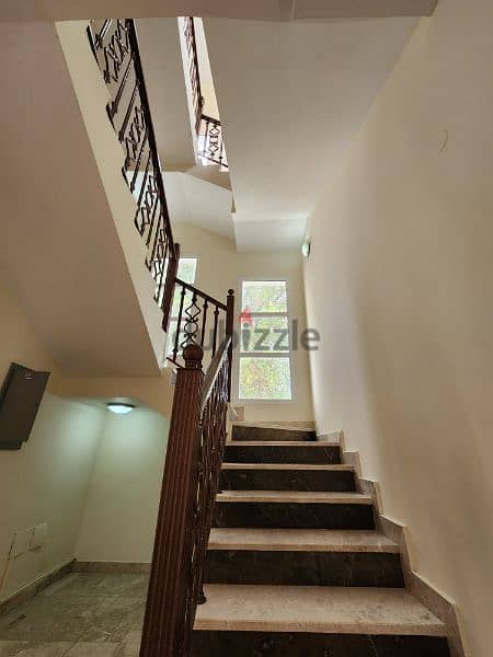 6 + 1 maid room shati Al Qurum 4