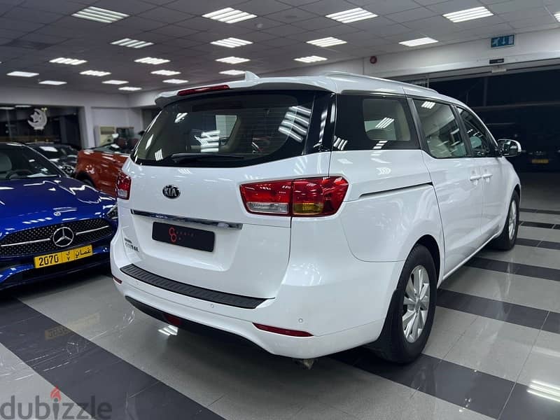 Kia Carnival 2017 4