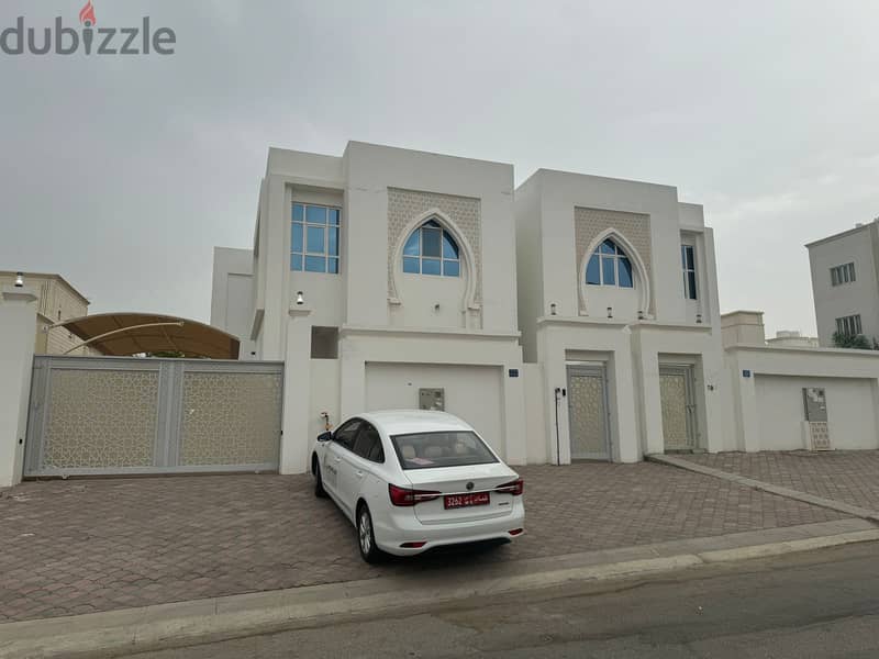 UNIQUE 4+1bhk Huge villa to let in Al Ansab Heights DOUBLE HEIGHT Liv 0