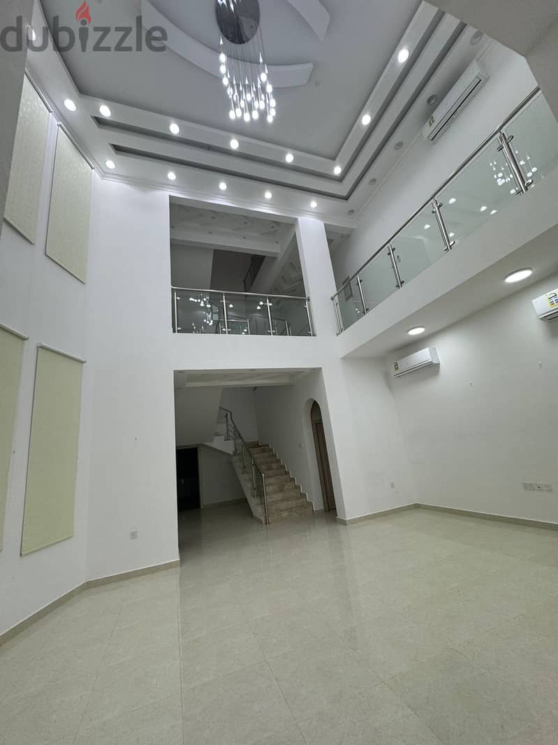 UNIQUE 4+1bhk Huge villa to let in Al Ansab Heights DOUBLE HEIGHT Liv 15