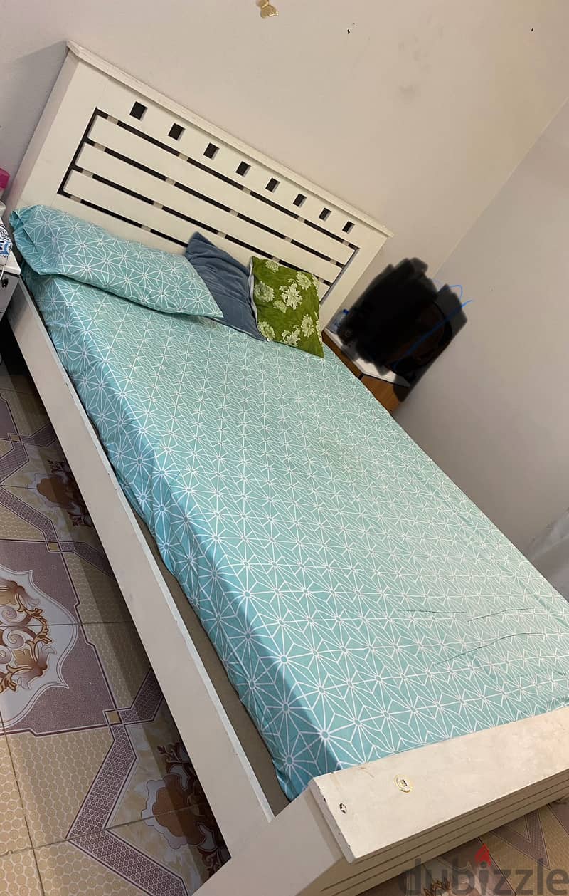 King size bed for sale without mattress 2