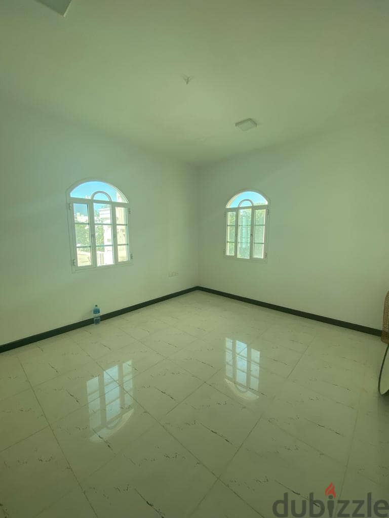 "SR-AV-401 Big  villa to let in mawaleh north Big villa in AL mawaleh 4