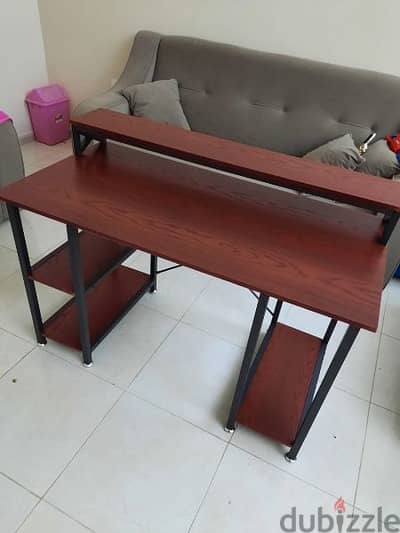 table in very good condition