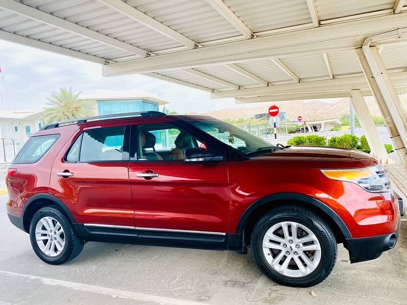 Ford Explorer 2014 XLT low mileage pristine condition 3