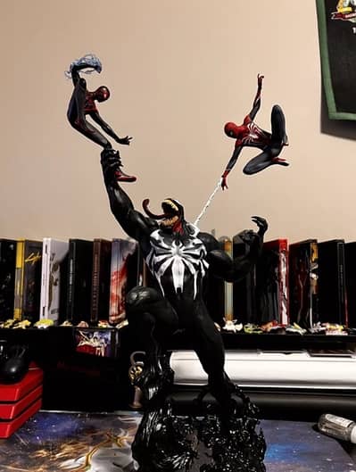 Spiderman and Venom figure