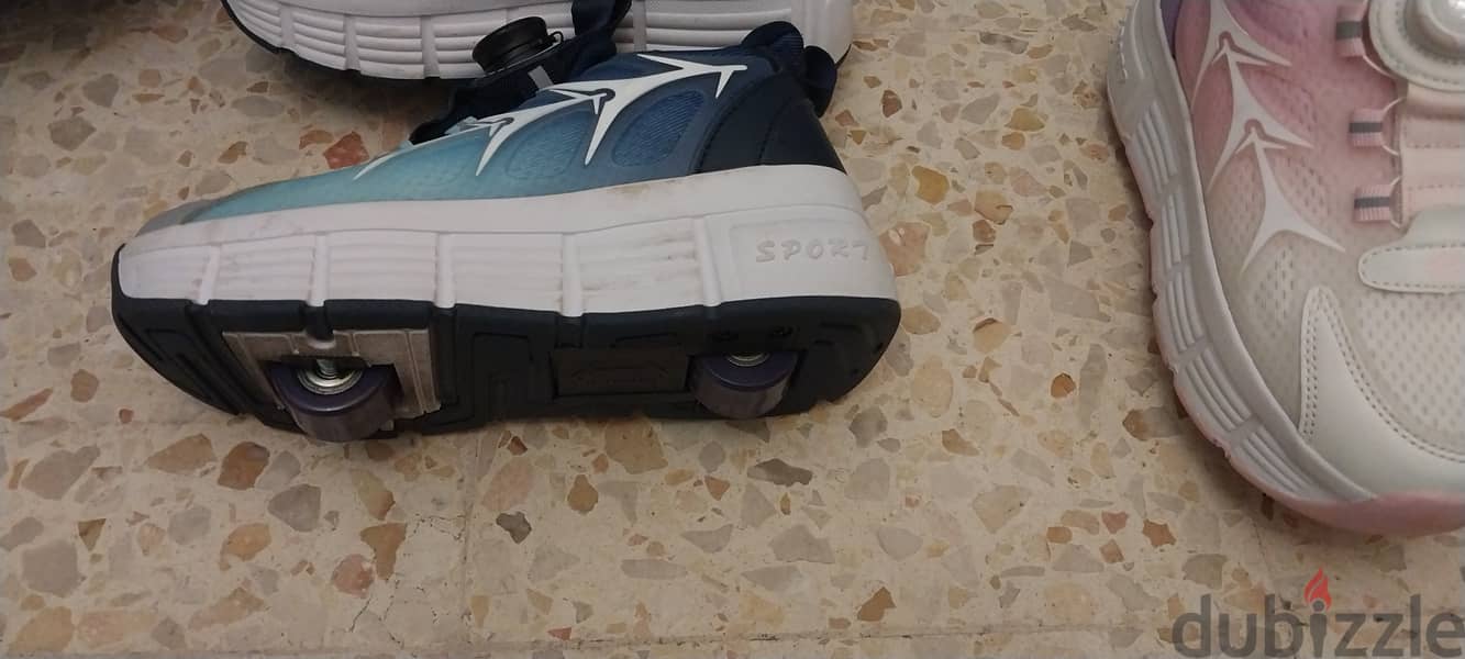 Roller Skating shoe with convertible to sneaker 2