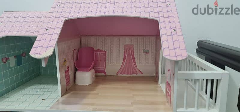 Doll House Used 2