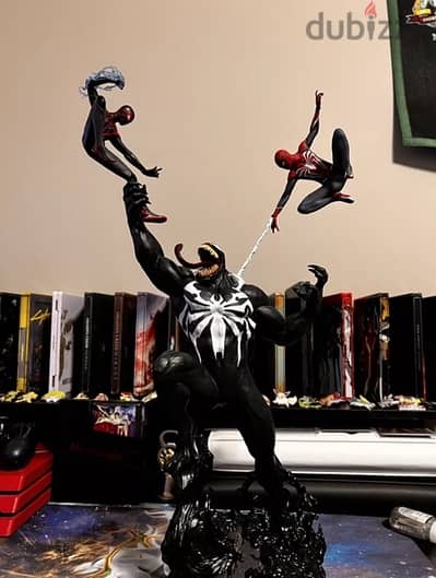 Spiderman and venom figure