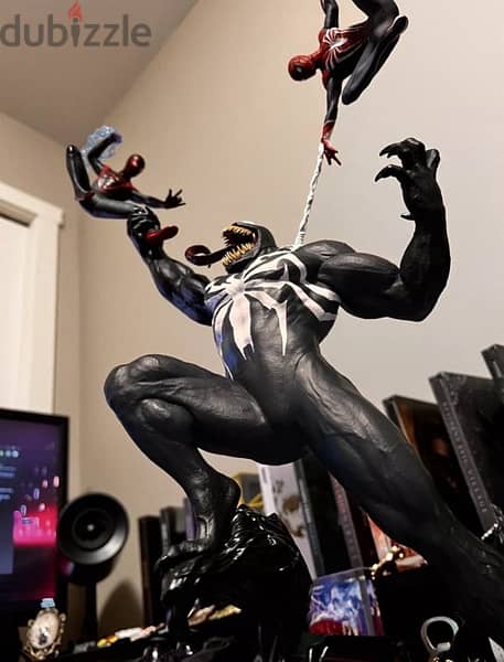 Spiderman and venom figure 1