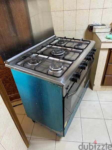 cooking range good condition and full working 1