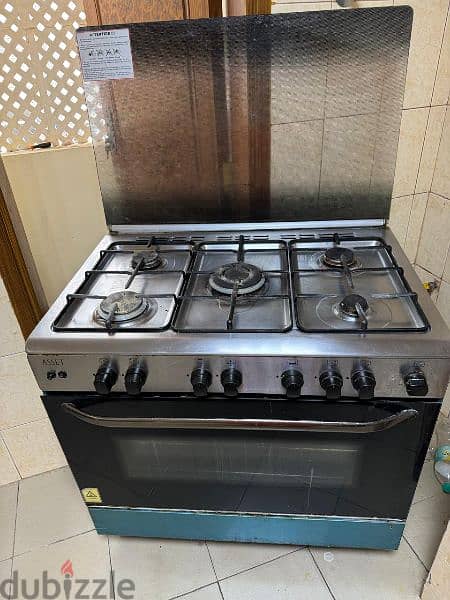 cooking range good condition and full working 2