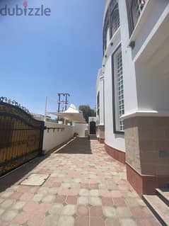 SR-DA-498 hight quality and semi furnished villa in al azaiba north
                                title=