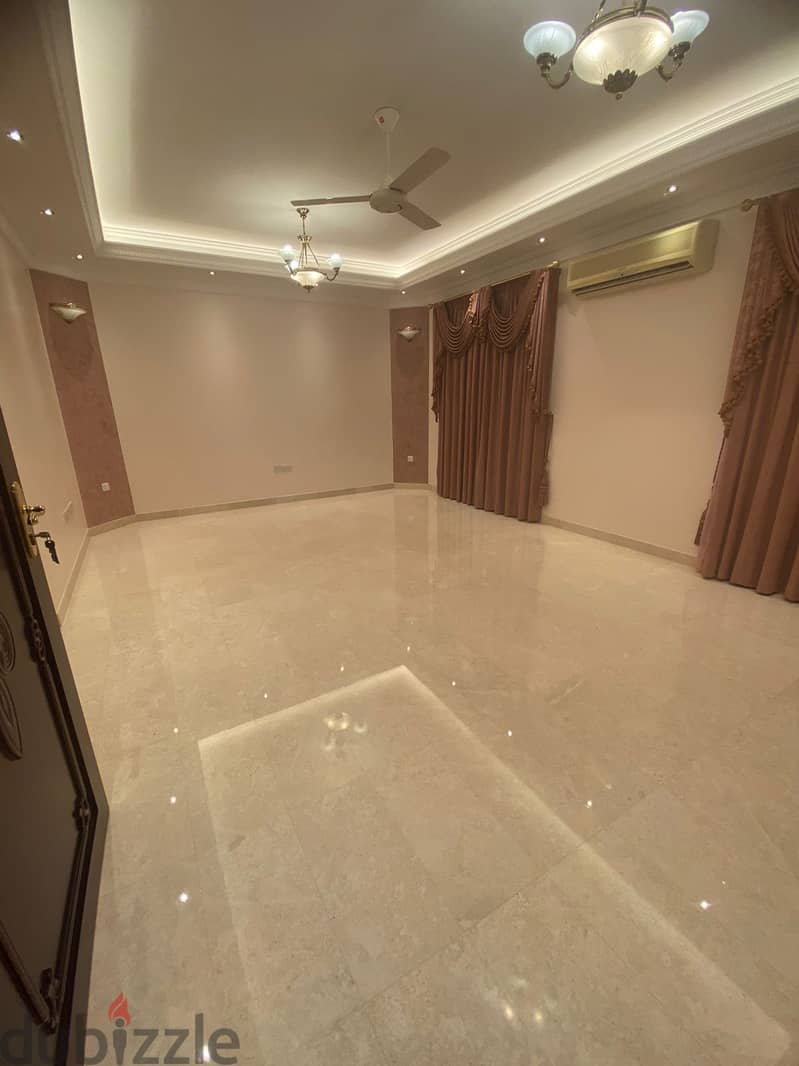 "SR-DA-498 hight quality and semi furnished villa in al azaiba north 3