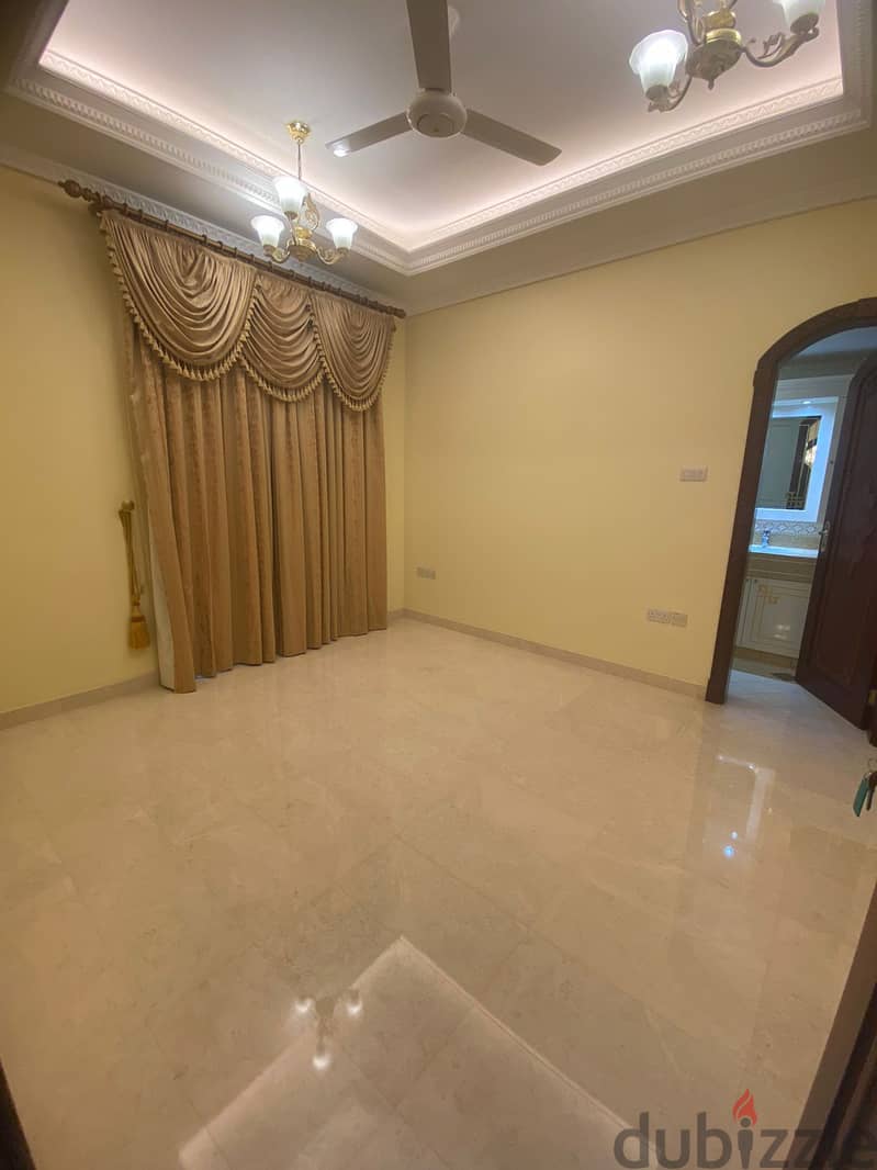 "SR-DA-498 hight quality and semi furnished villa in al azaiba north 2