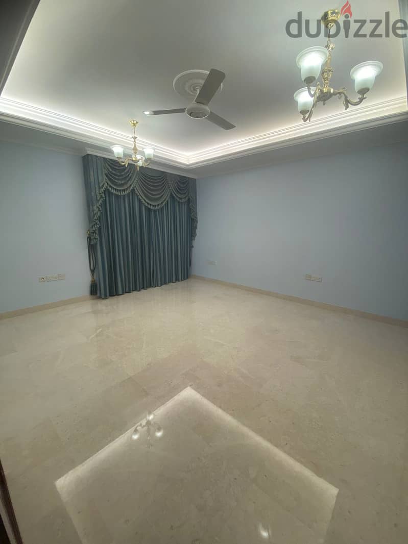 "SR-DA-498 hight quality and semi furnished villa in al azaiba north 5