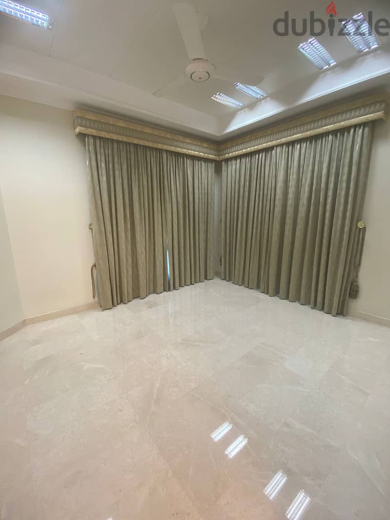 "SR-DA-498 hight quality and semi furnished villa in al azaiba north 6