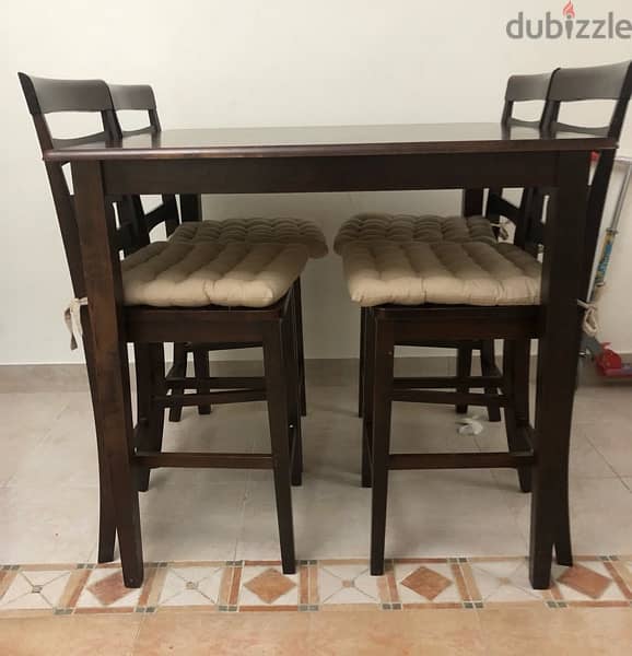 Dinnong table with 4 chairs 3