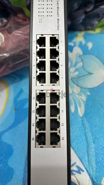 D-Link  Easy Smart Gigabit Switch 
Model : DES-1100-16
16 Ports 2