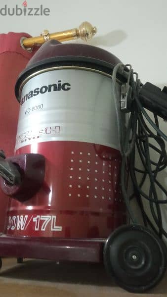 VACCUM CLEANER
