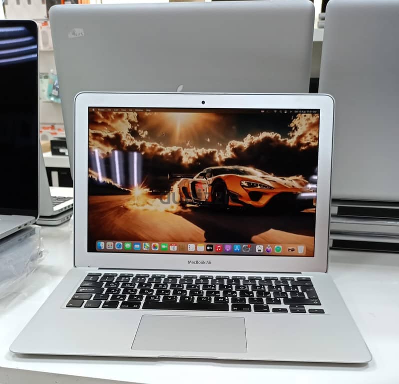 Apple MacBook Air 2015 Model i7 8 GB RAM 256GB SSD 0