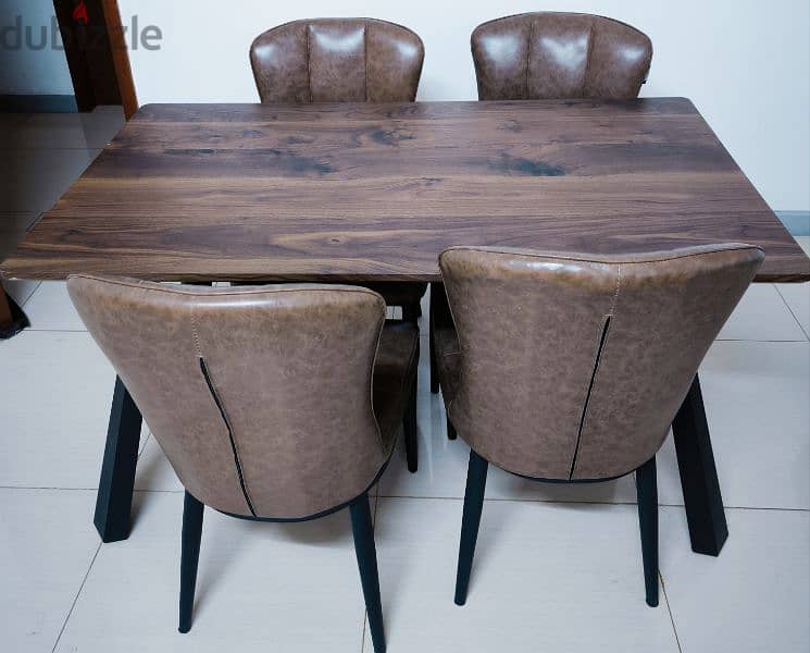 4 seater dinning table for sale 1