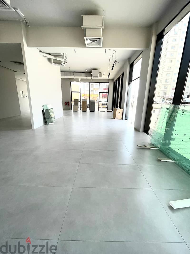 "SR-HT-568 **Showroom for Rent in Al Maabela 1