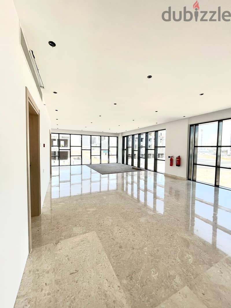 "SR-HT-569 ** Office for Rent in Al Maabela – Prime Location! ** 1