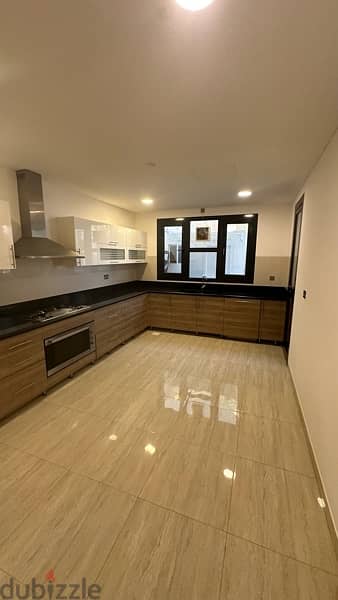 villa for sale in qurum 3