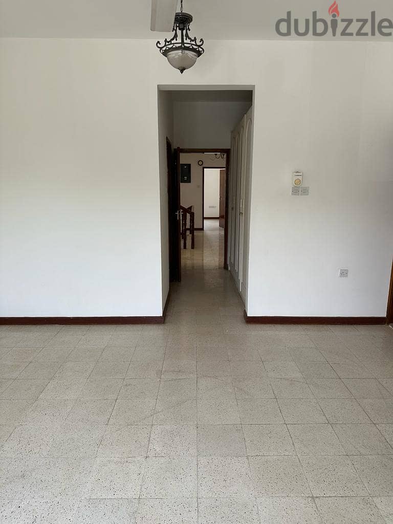 7Rooms villa for rent in Al Qurm Beach, near InterContinentl hotel 9