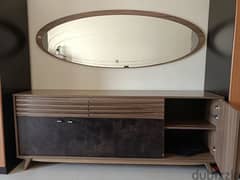 chest drawer with mirror set sale in new condition 2months old