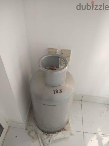 Gas cylinder 1