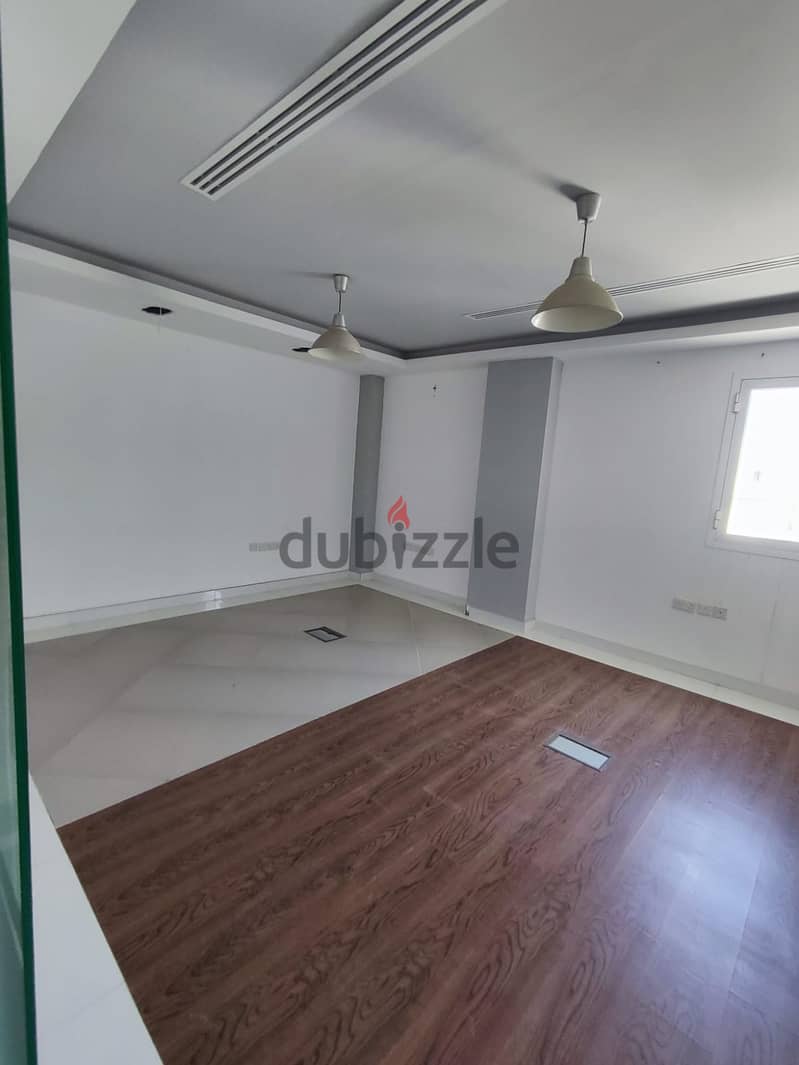 1Premium Deal for fitted or unfitted offices available to let in QURUM 8