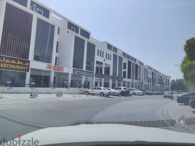 IDEAL 2 floors 1+2  showroom For rent in QURUM 4