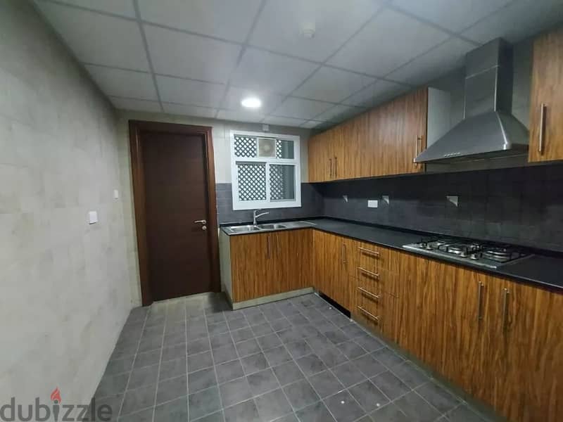 Commercial/Residential 2 Bedroom Apartment in 18th Nov Street 13