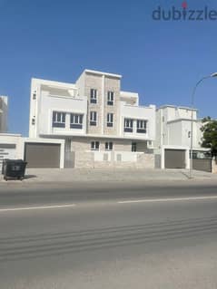 SR-HS-576  Luxurious Villa in Al Mawaleh North for Rent! 
                                title=