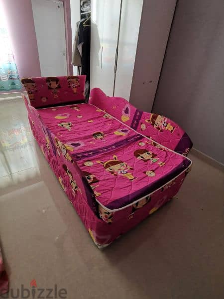 Kids single bed 1