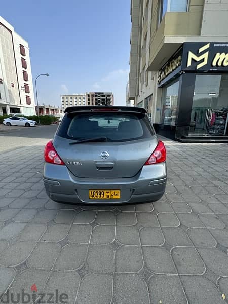 Nissan Tiida 2012 1