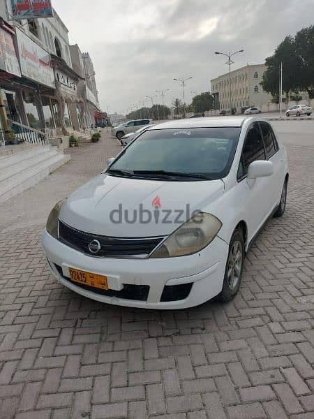 Nissan Tiida 2011 3