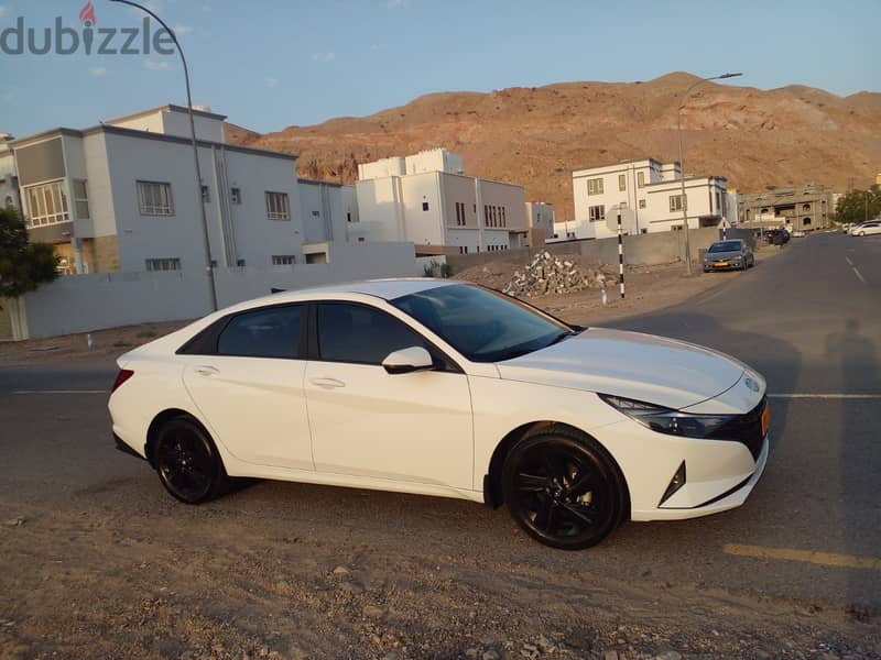 Hyundai Elantra 2023 3