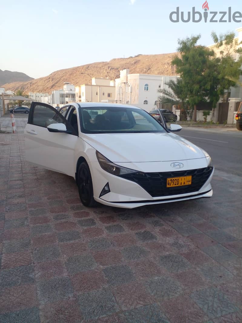 Hyundai Elantra 2023 4