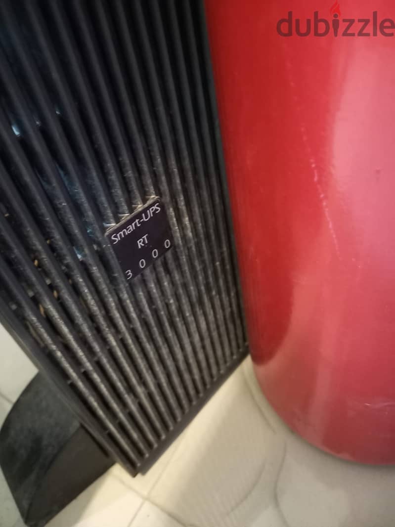 APC Smart-UPS RT 3000VA 1