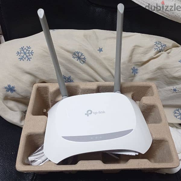 tp-link WiFi wireless router 4