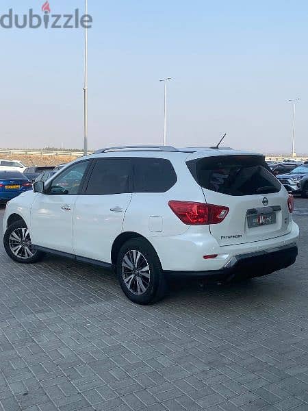 Nissan Pathfinder 2017 4