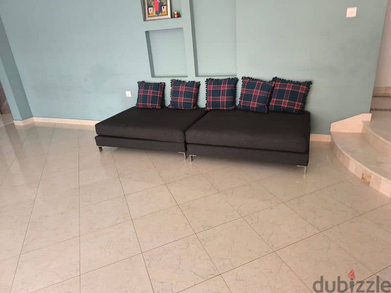 طقم جلوس فاخر بحاله ممتازه للبيع sofa set in excellent condition 3