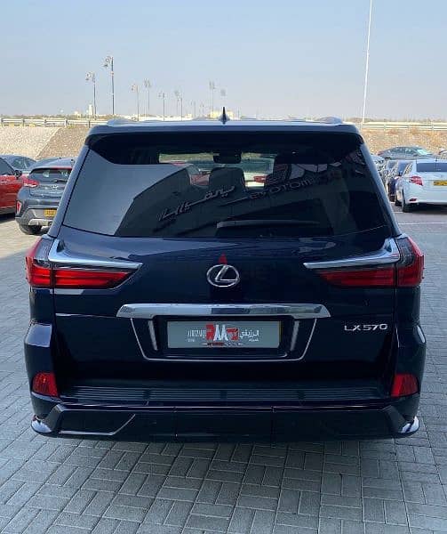 Lexus LX 570 2018 3