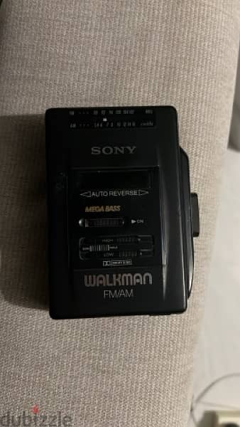 للبيع مسجل محمول من شركه سوني sony walkman