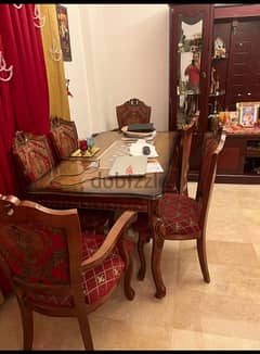 dinning table 6 seater premium good condition